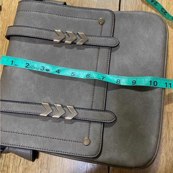 Beautiful lead safe cross body bag approved vegan light brown 10”wide 11”tall ! - Picture 5 of 7